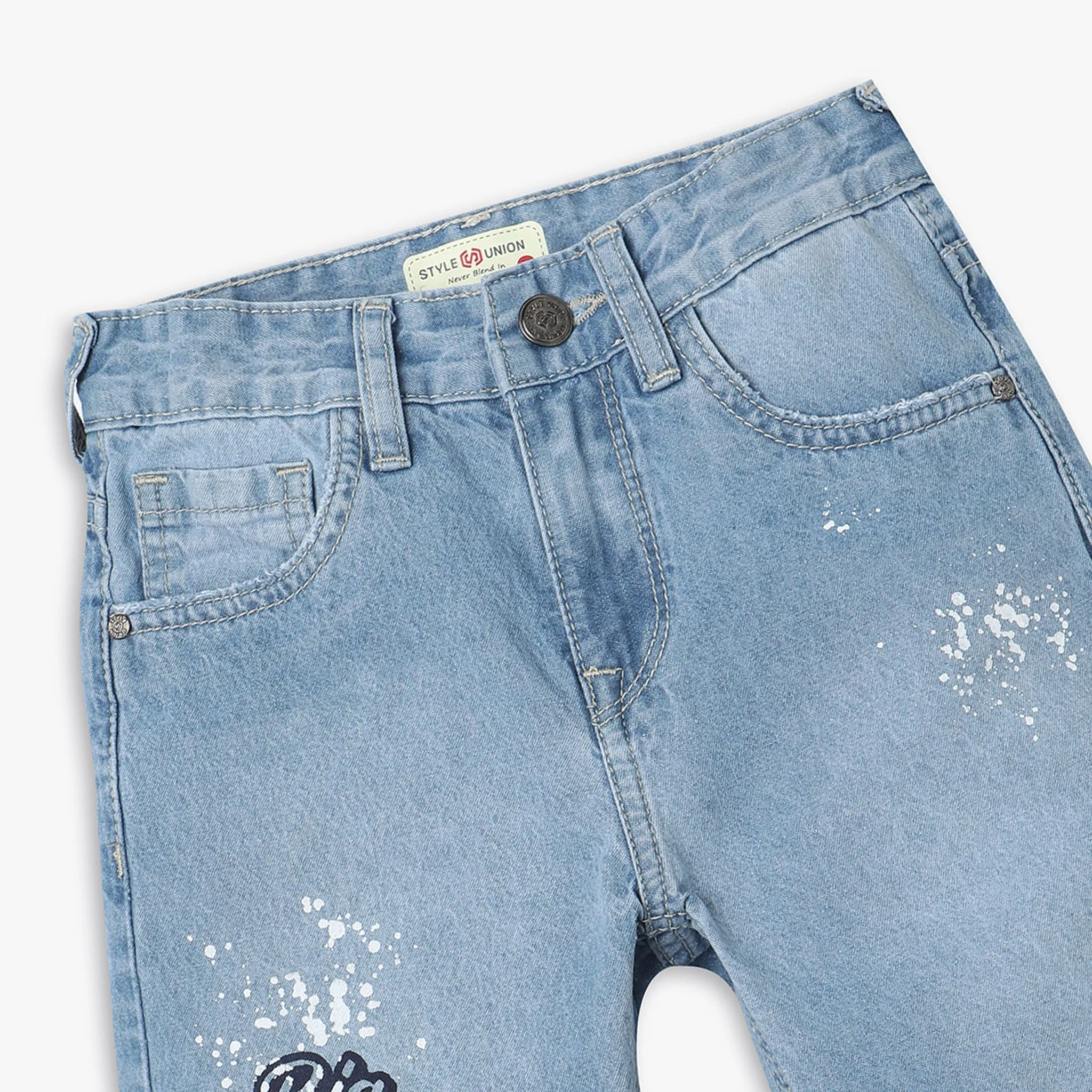 Boys Regular Fit Embellished Mid Rise Shorts